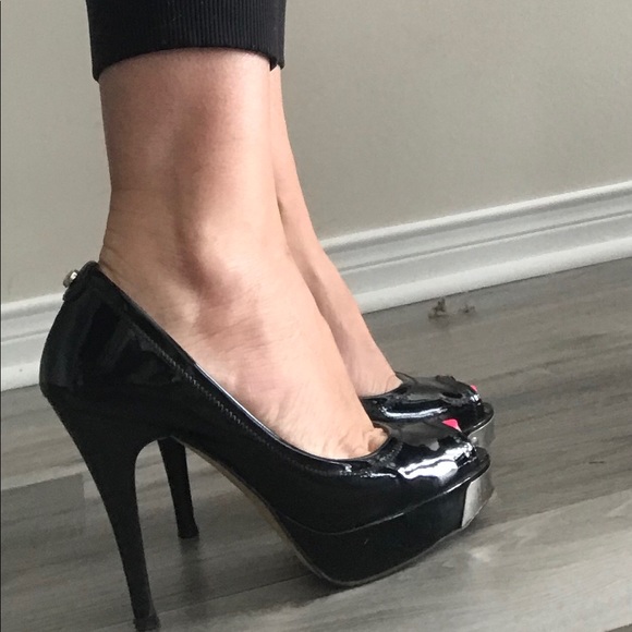 COPY - Stuart Weitzman black patent  pumps - Picture 1 of 5